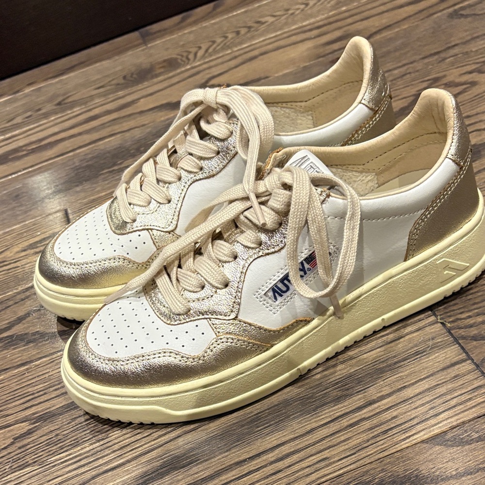 Autry gold metallic medalist sneaker - size 38